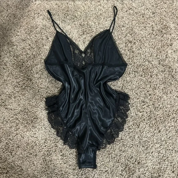Vintage 90’s Black Satin & Lace Bodysuit Made in USA - Picture 7 of 9